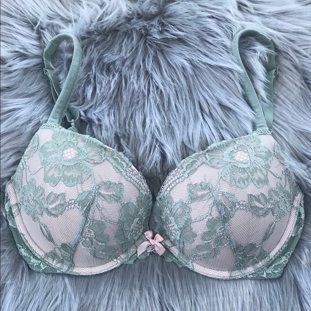 Victoria’s Secret Push-up Bra.
